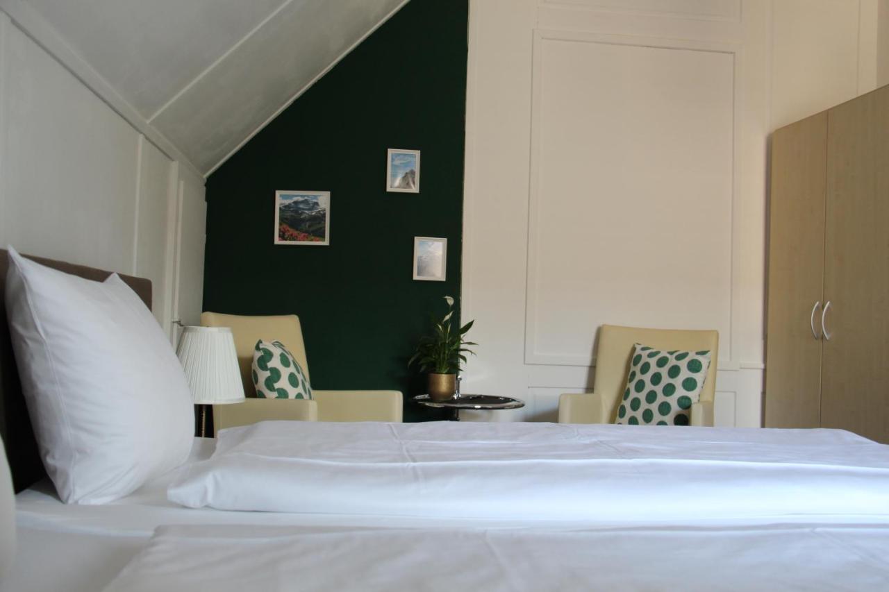 Zum Schwarzen Loewen Hotell Altdorf Eksteriør bilde